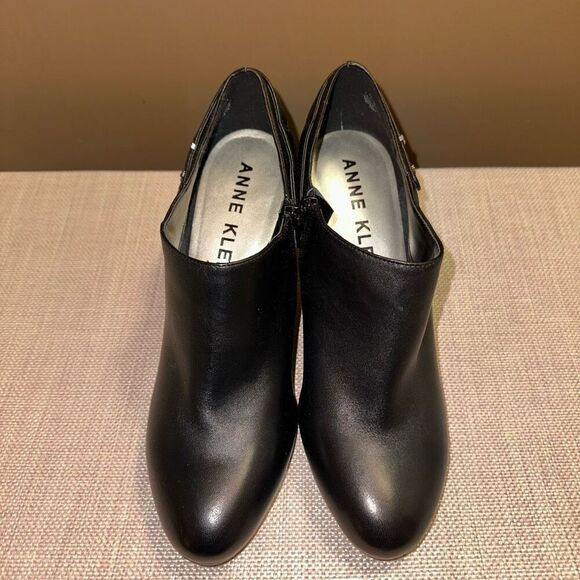 Anne Klein Women’s Sophie Black Leather Heel Booties Size 11 - Picture 2 of 9